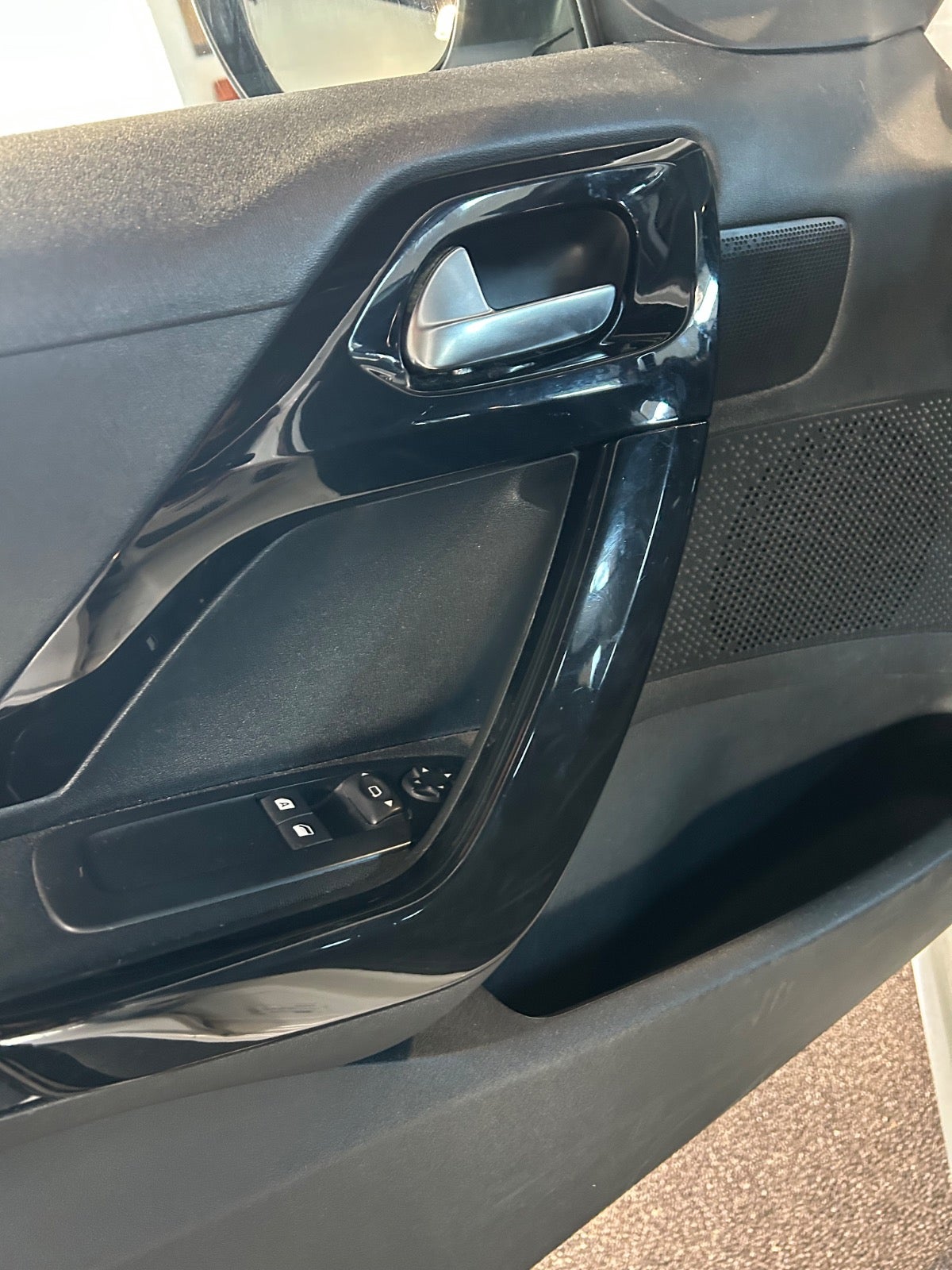 Peugeot 208 - 13