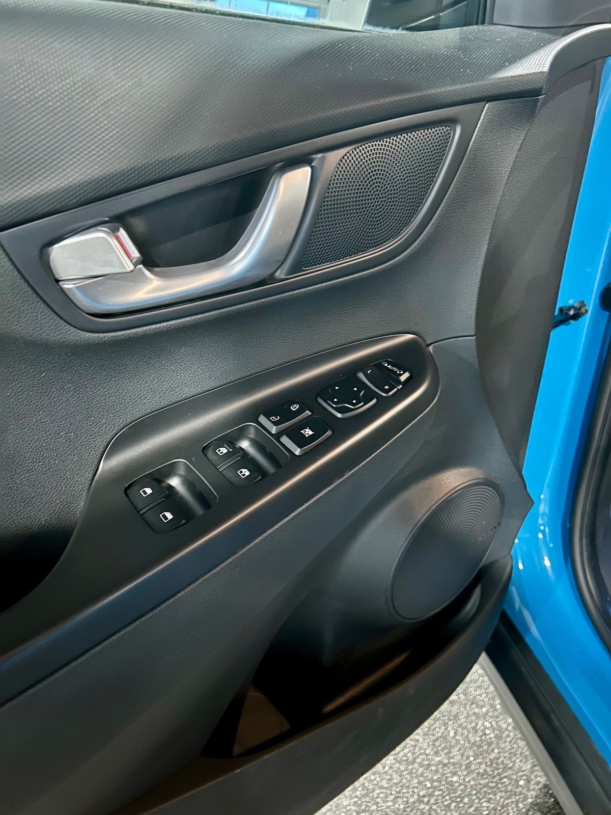 Hyundai Kona - 12