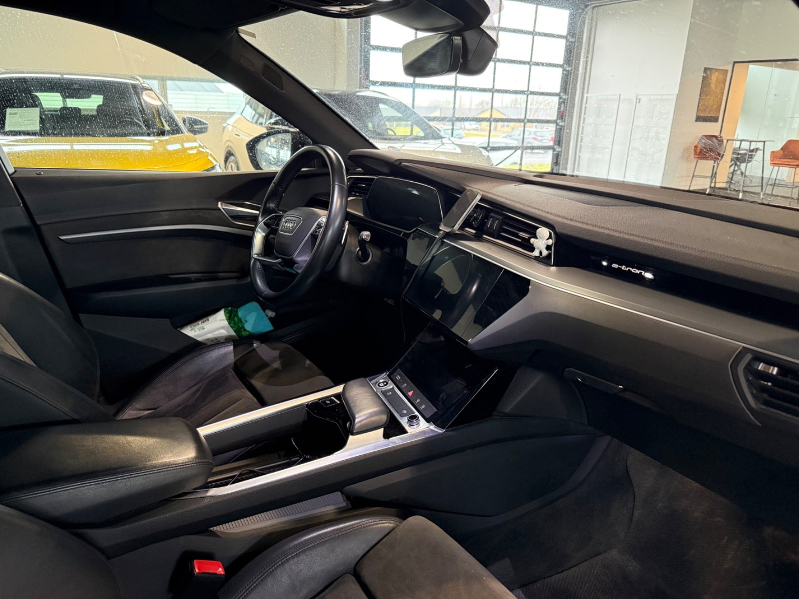 Audi e-tron - 10
