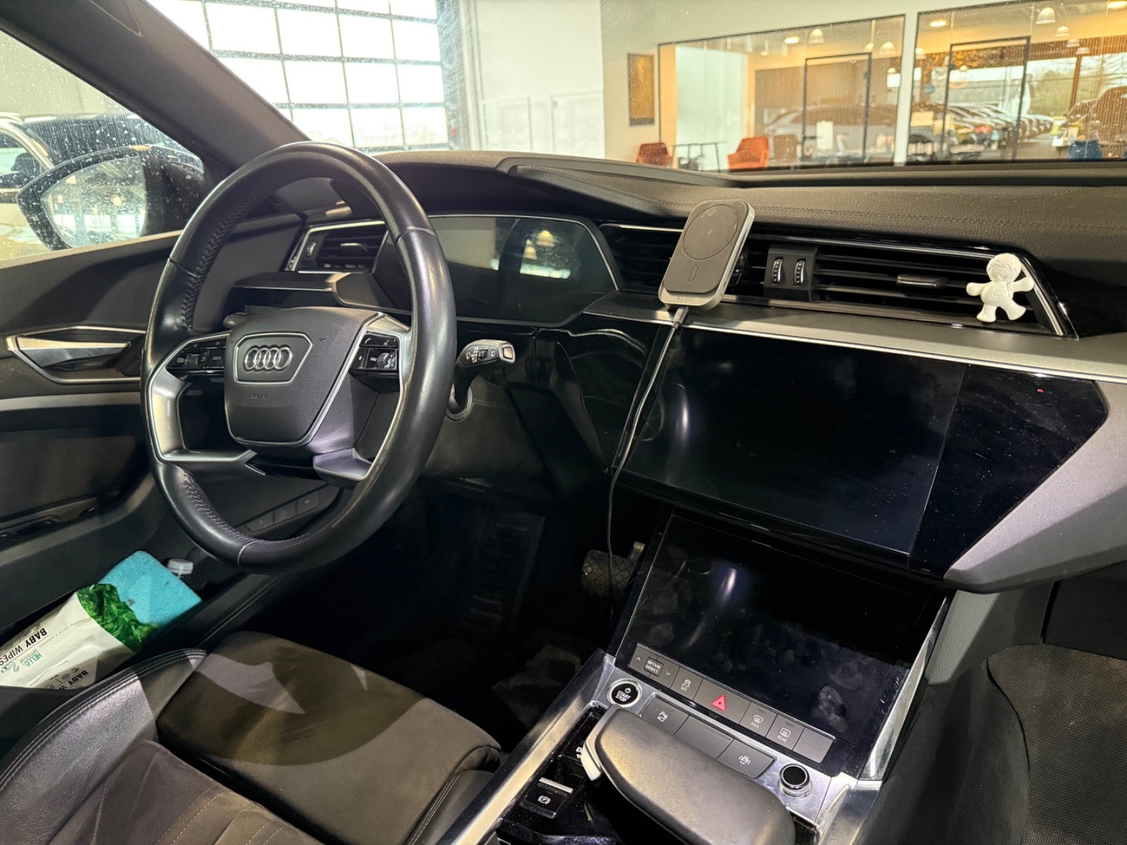 Audi e-tron - 11