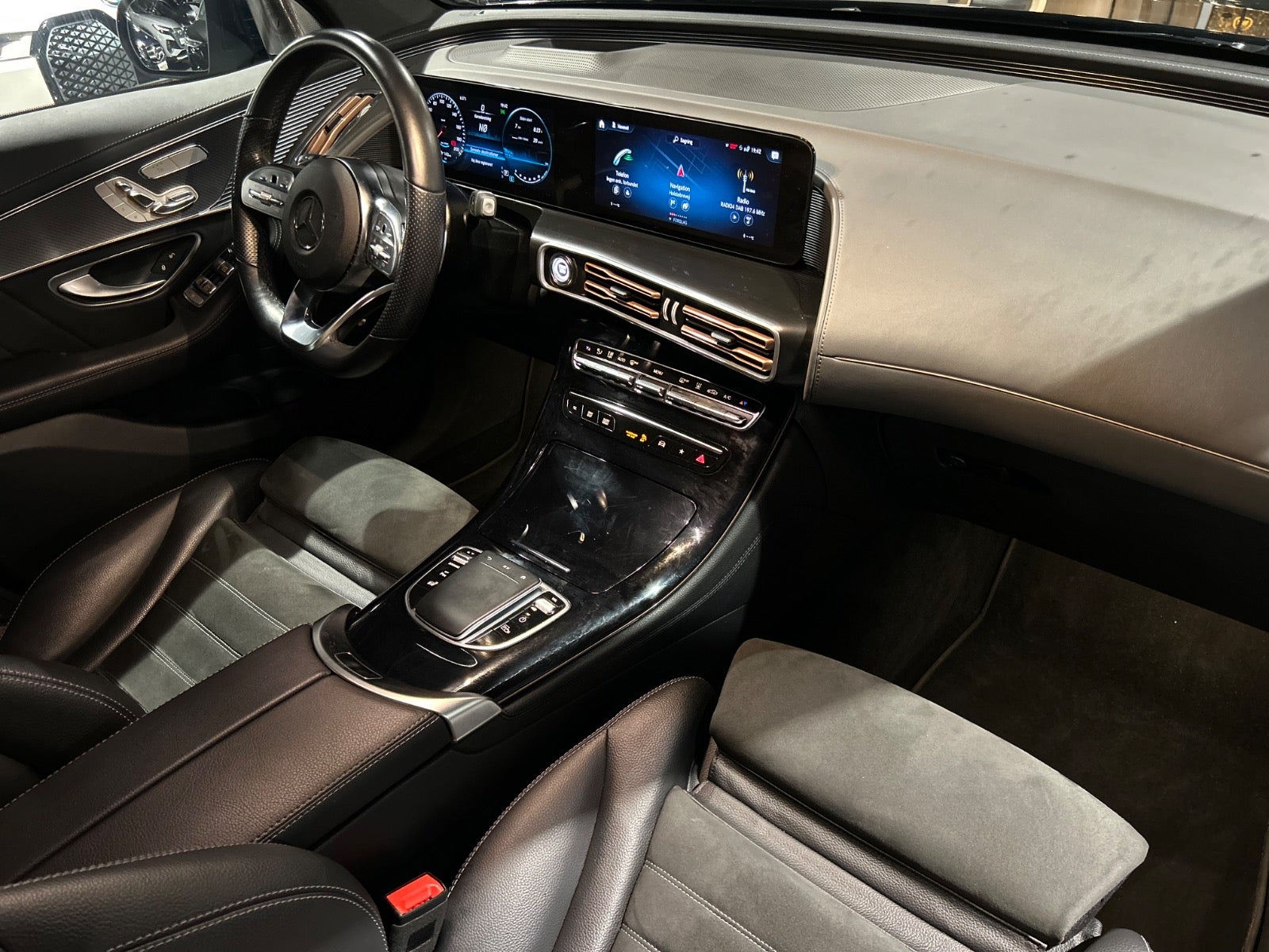 Mercedes EQC400 - 8