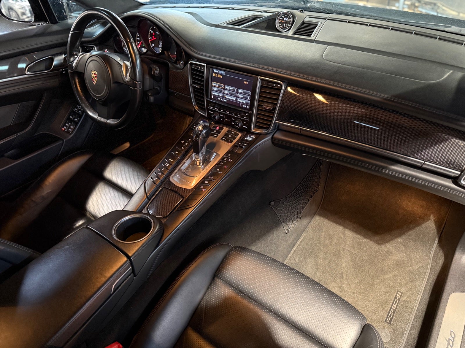 Porsche Panamera Turbo - 8