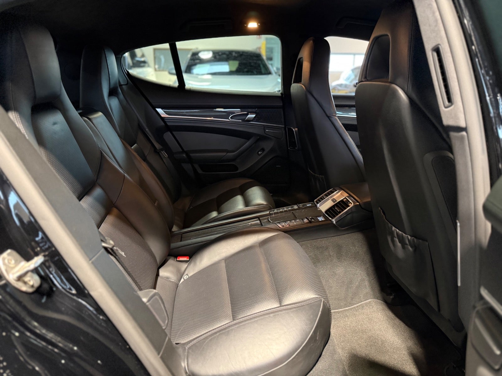 Porsche Panamera Turbo - 12