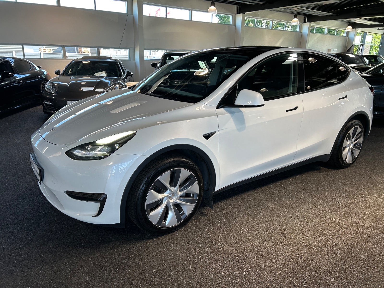 Tesla Model Y - Billede 2