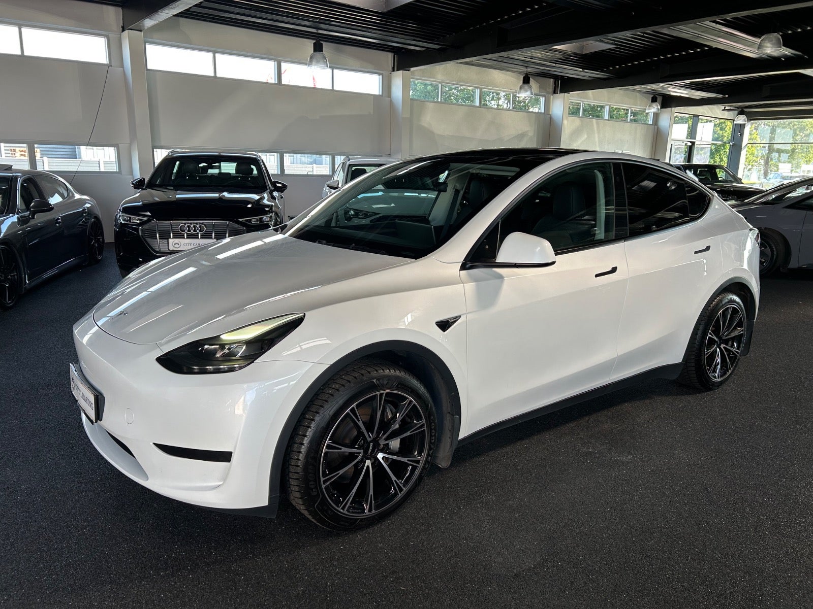 Tesla Model Y - Billede 2