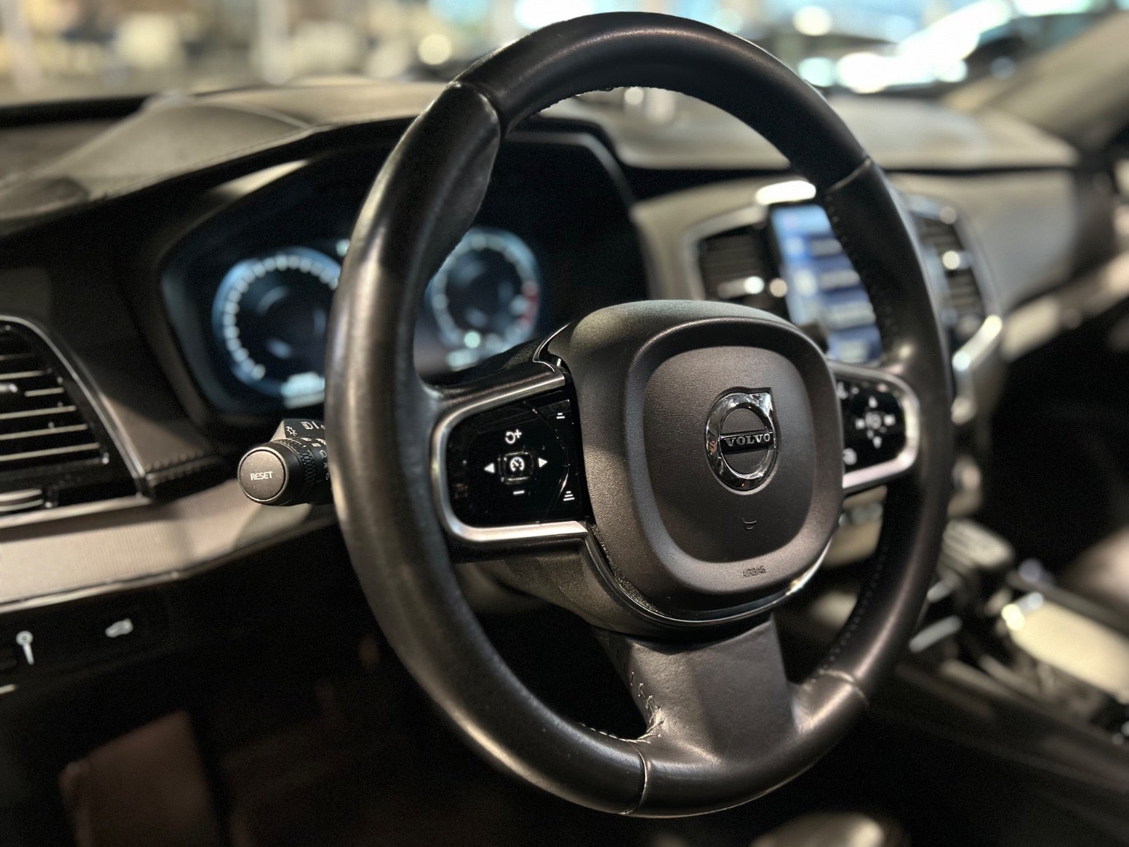Volvo XC90 - 11