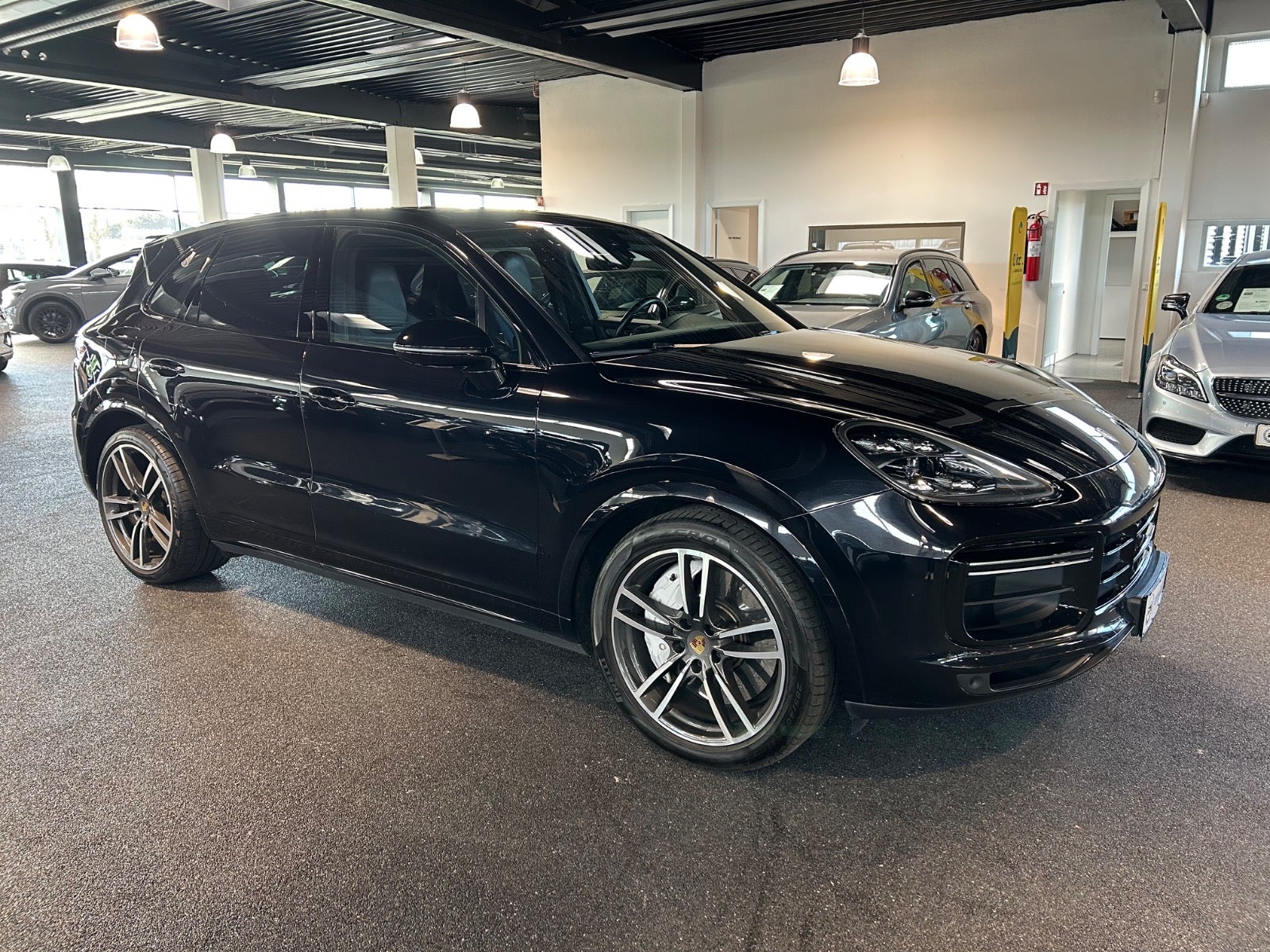Porsche Cayenne Turbo - 4