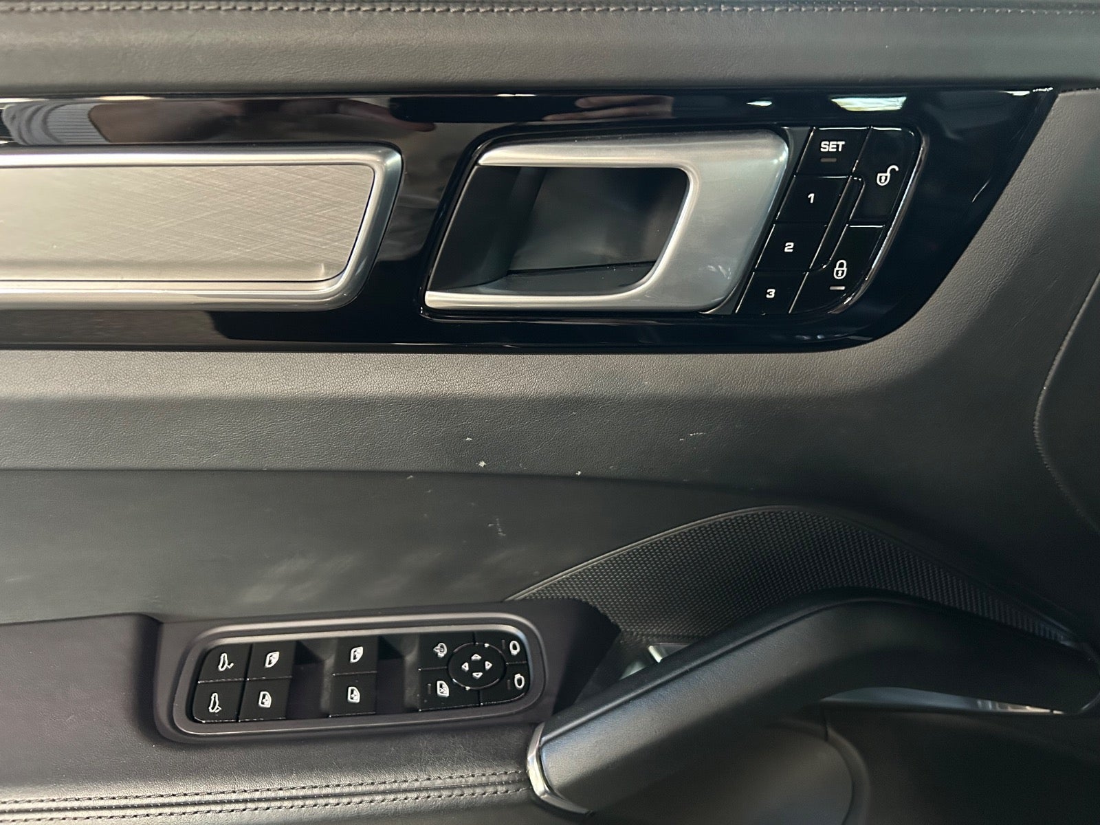 Porsche Cayenne Turbo - 21