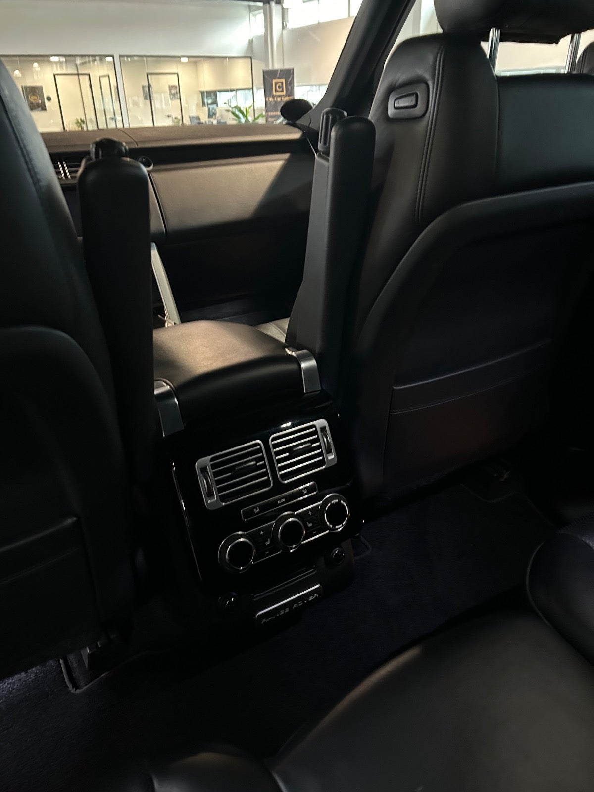 Land Rover Range Rover - 16