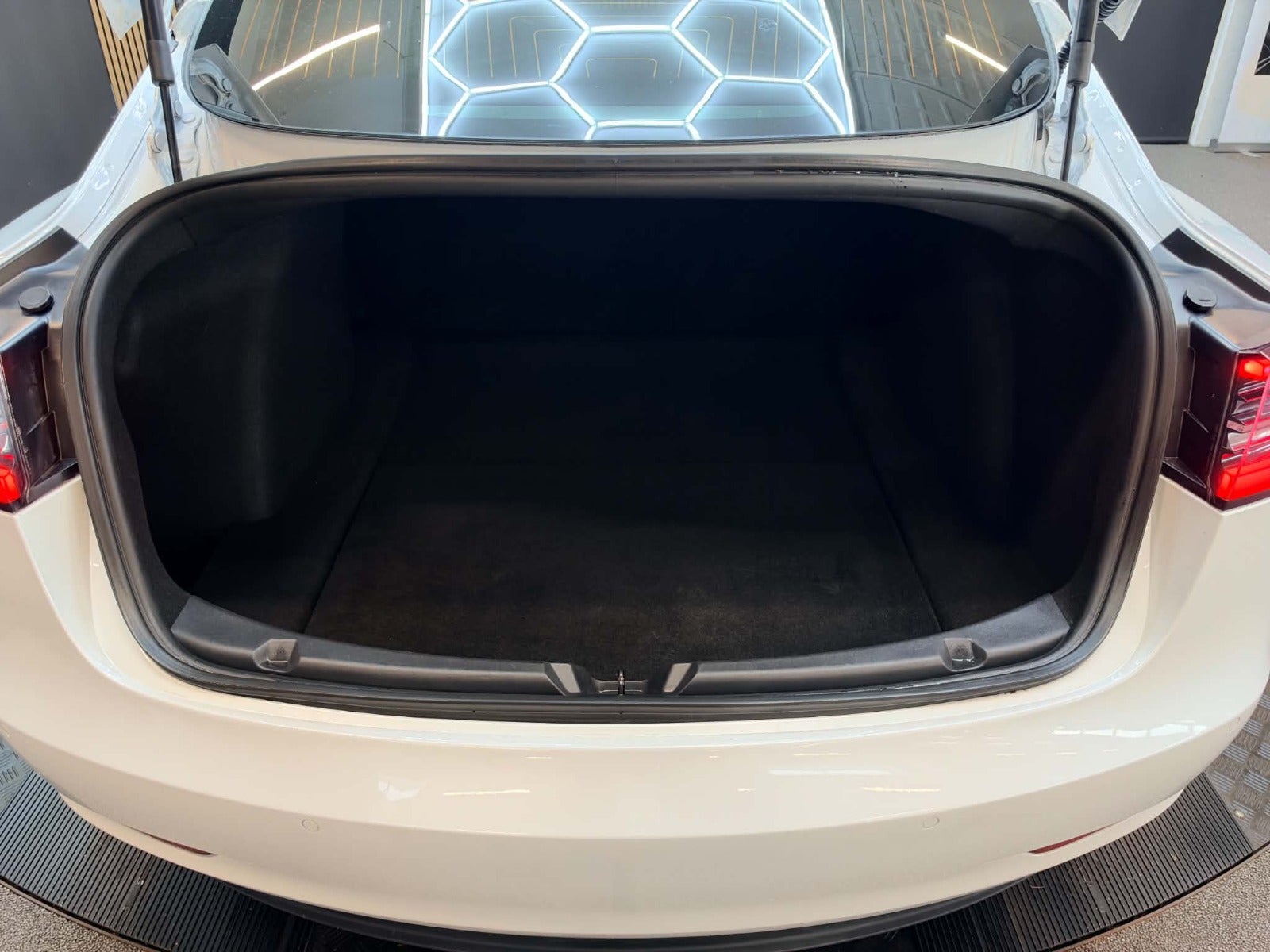 Tesla Model 3 - Billede 14