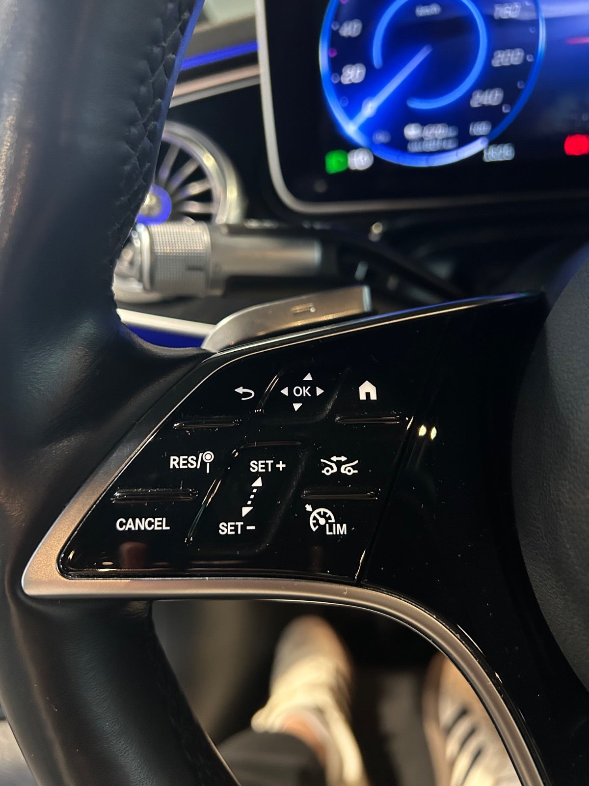 Mercedes EQS450+ - 13