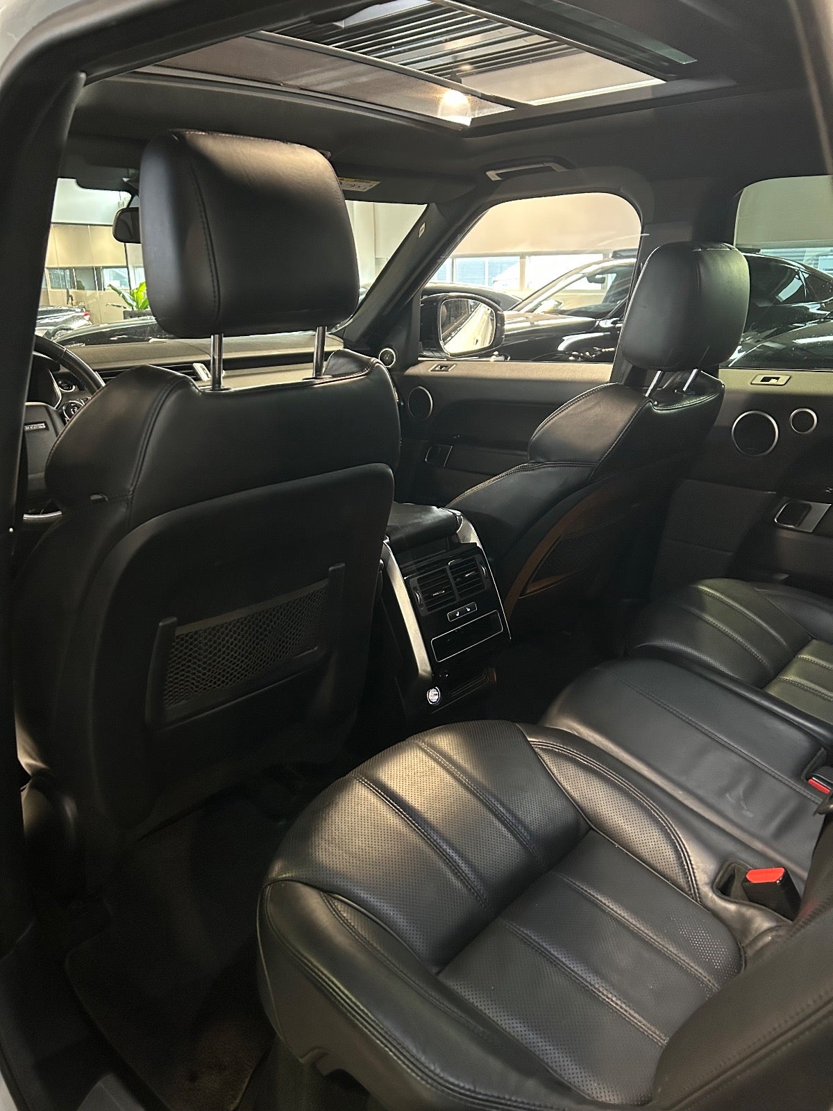 Land Rover Range Rover Sport - 16