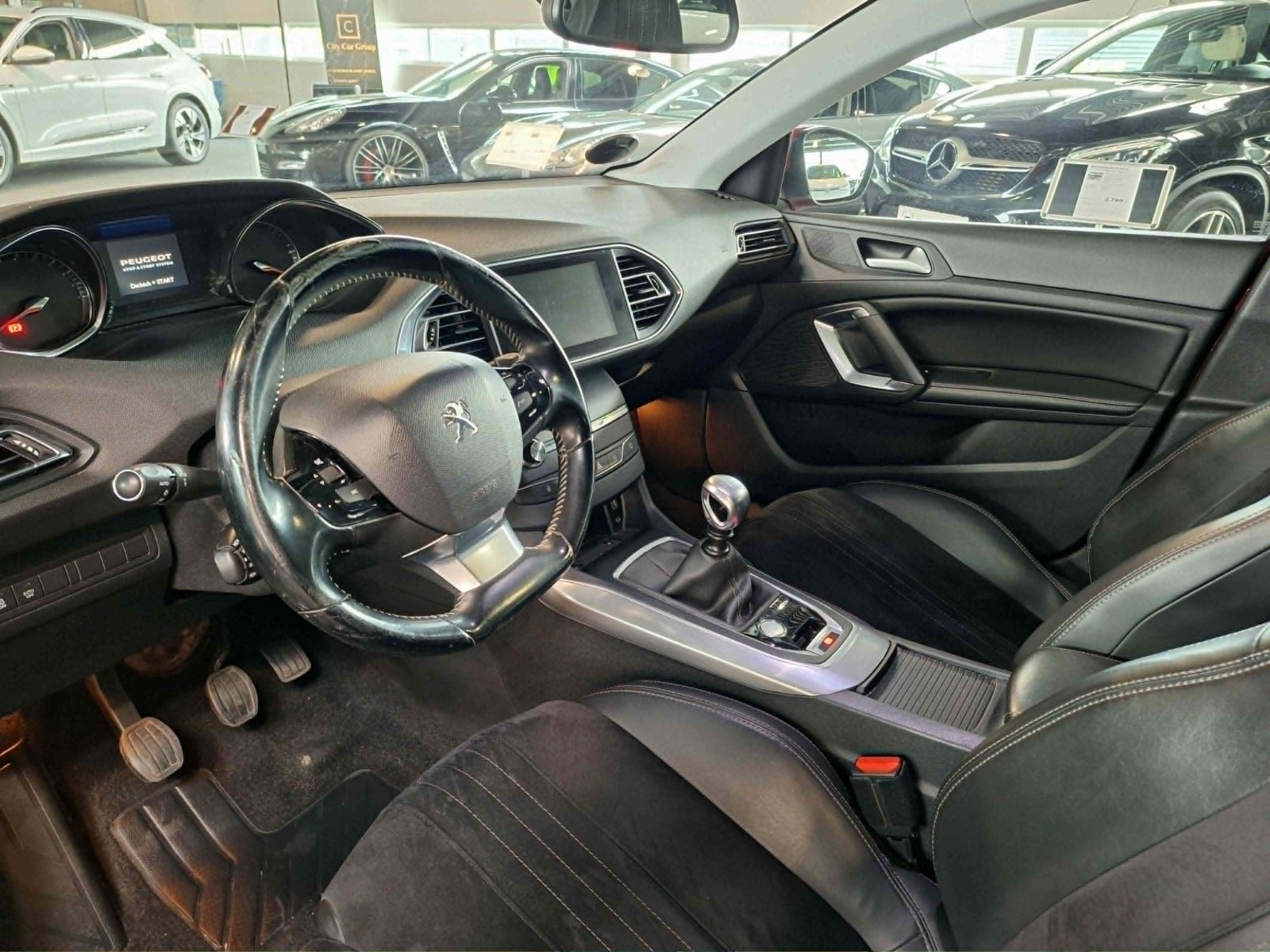 Peugeot 308 - 8