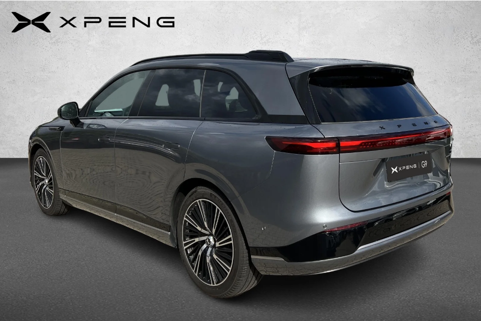 Xpeng G9 - 4