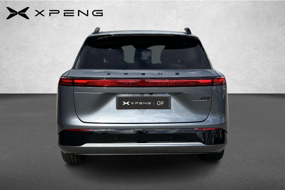 Xpeng G9 - 5