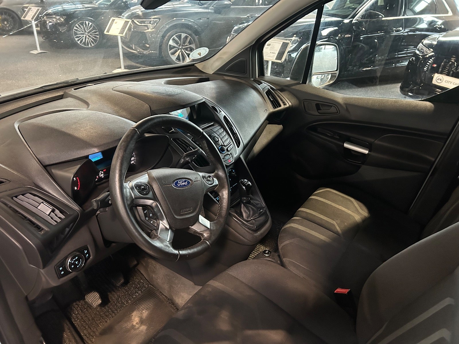 Ford Transit Connect - 8