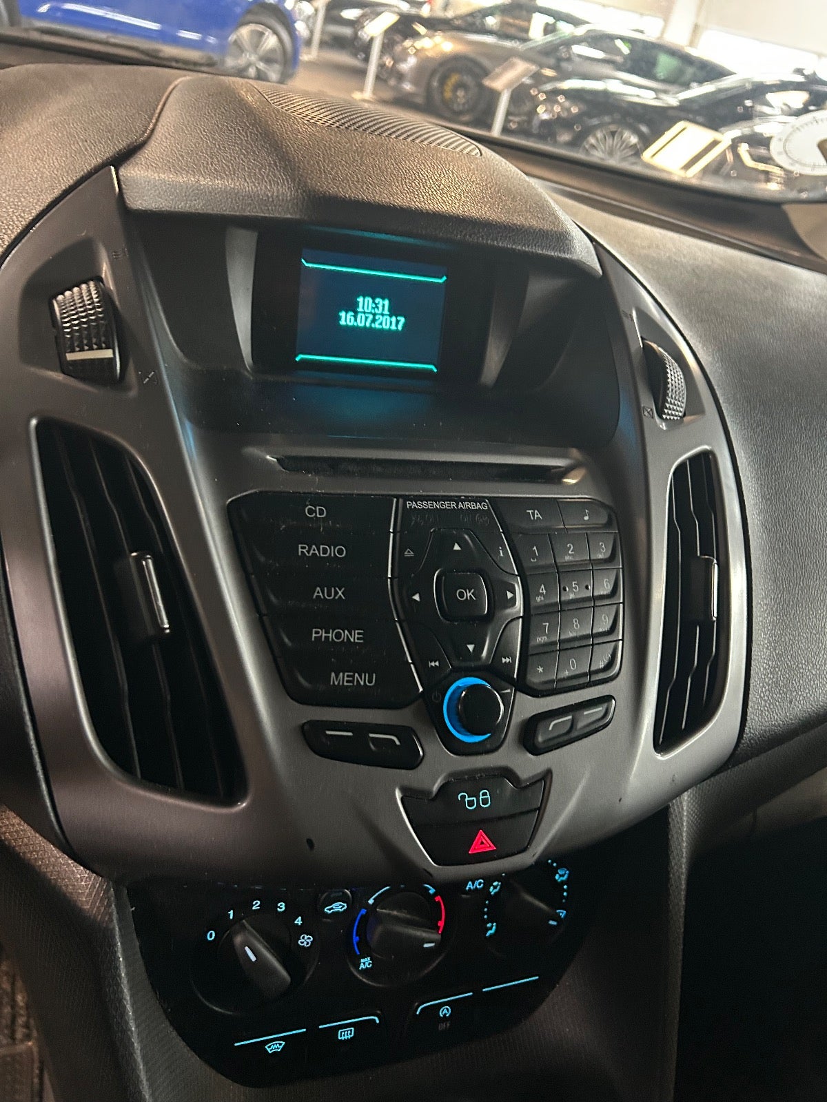 Ford Transit Connect - 11