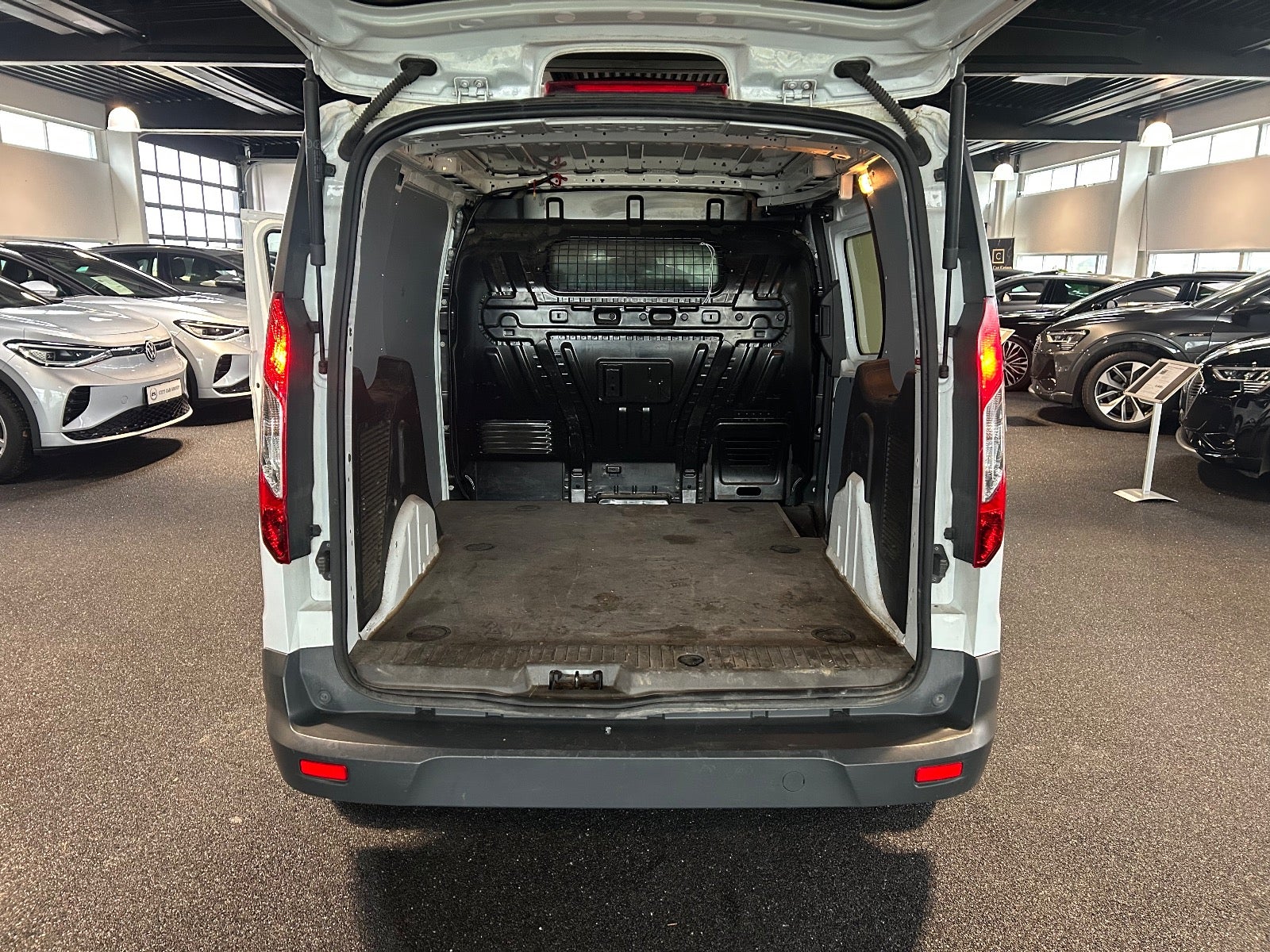 Ford Transit Connect - 13