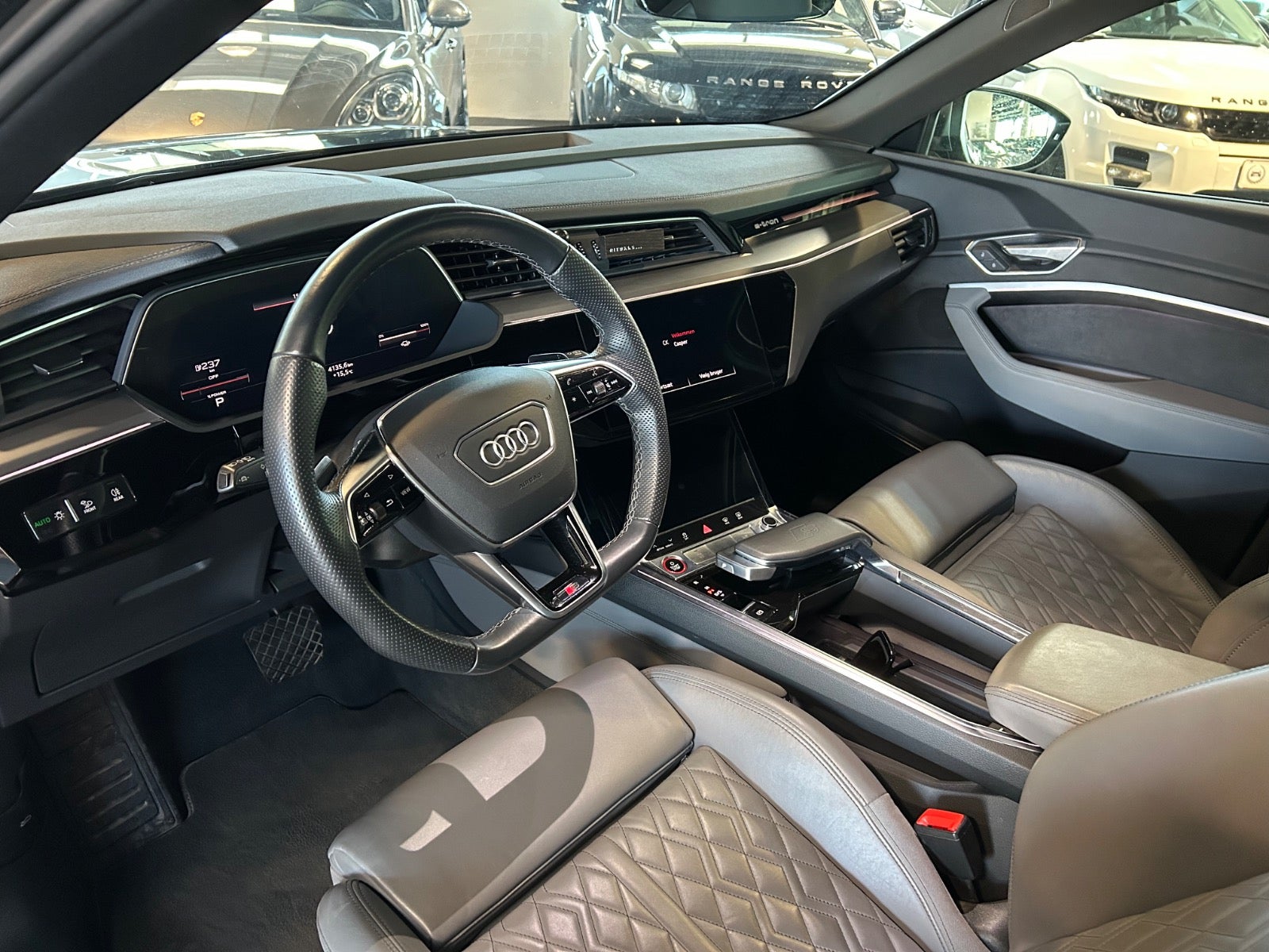 Audi e-tron S - 8