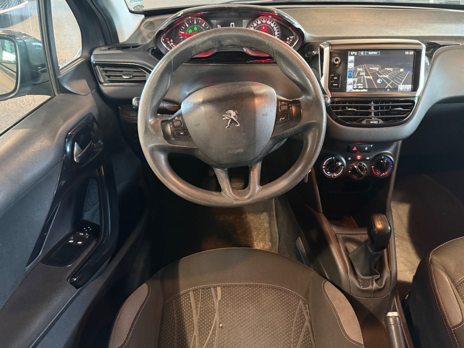 Peugeot 208 - Billede 9