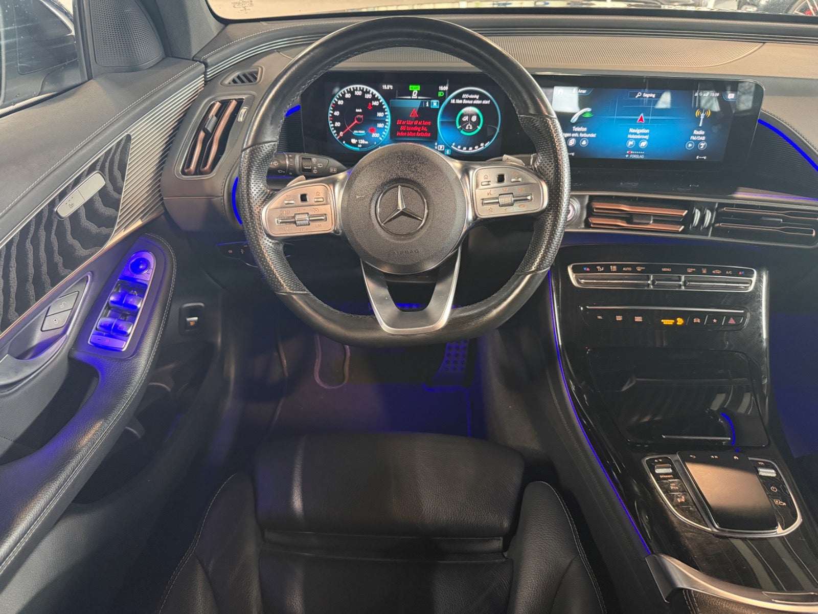 Mercedes EQC400 - 8
