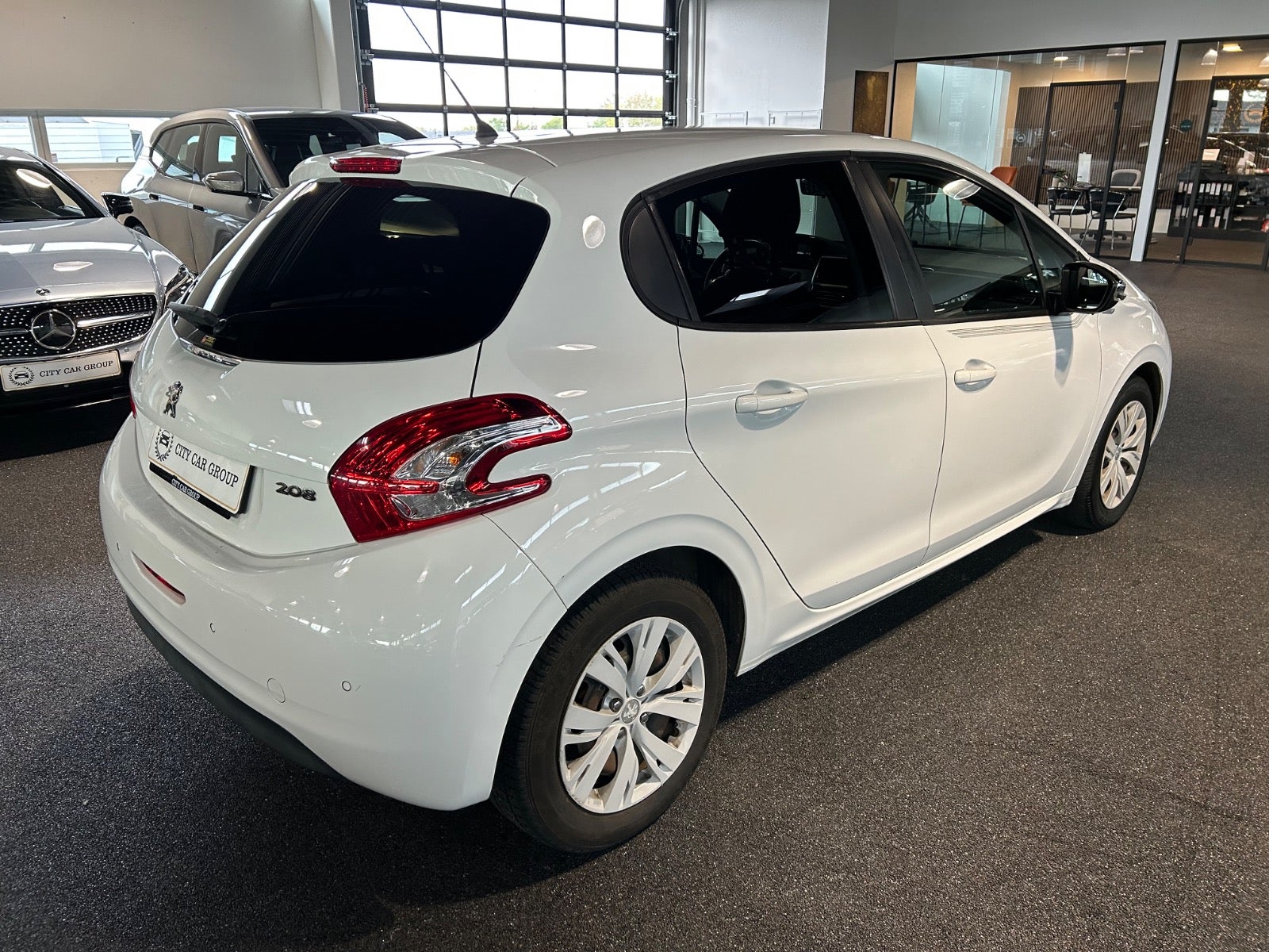 Peugeot 208 - 5