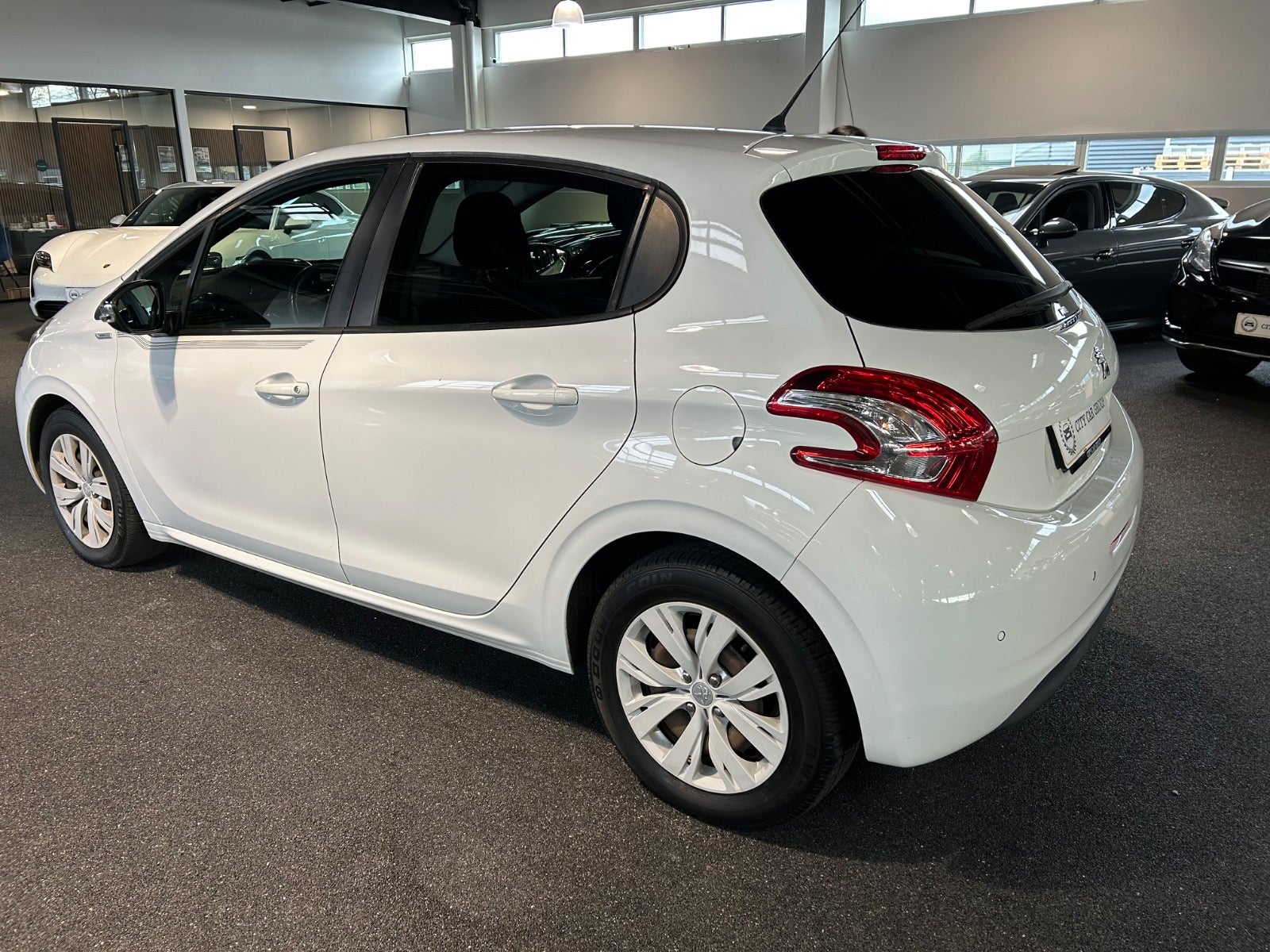 Peugeot 208 - 7