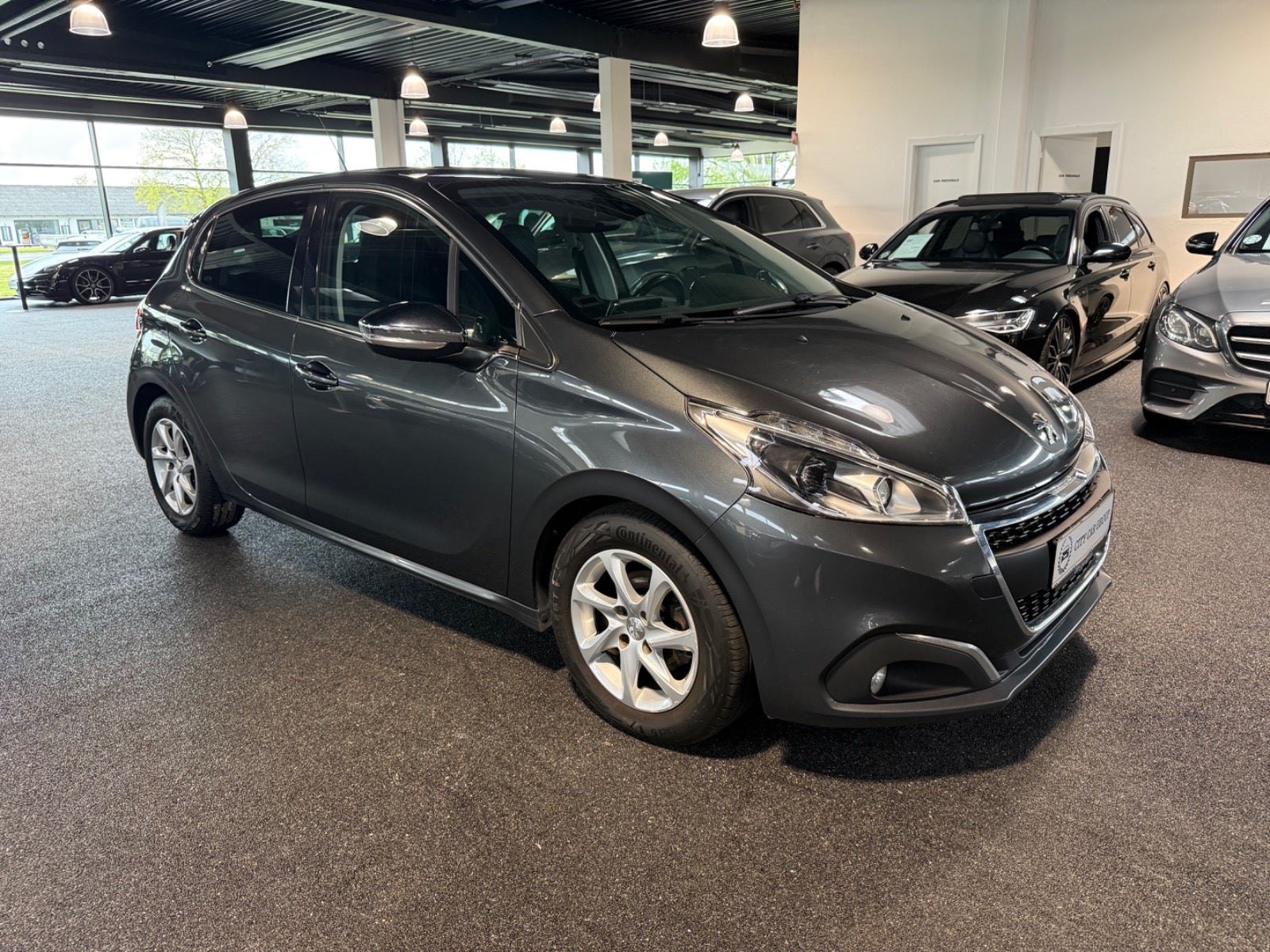 Peugeot 208 - 4