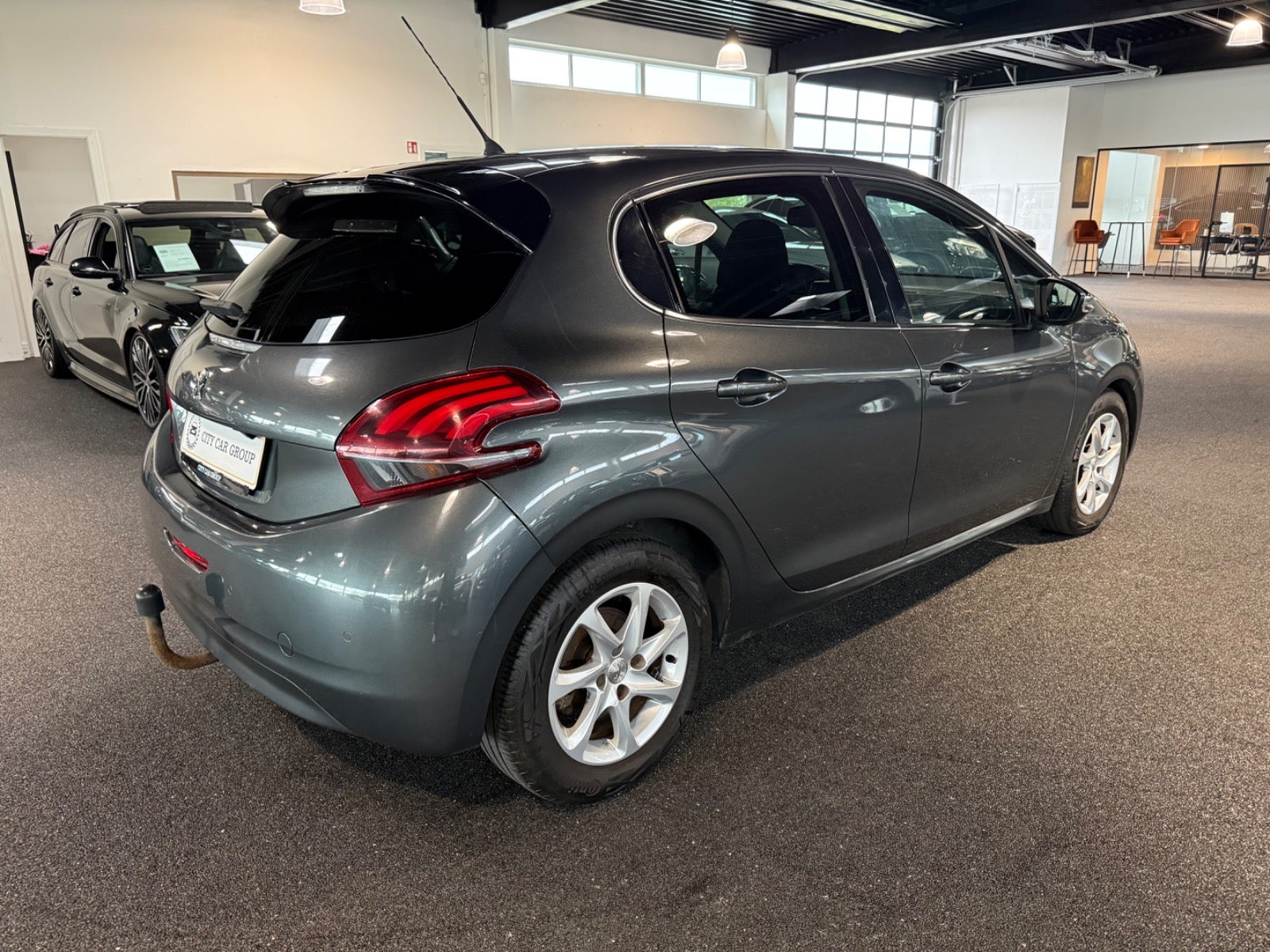 Peugeot 208 - 5